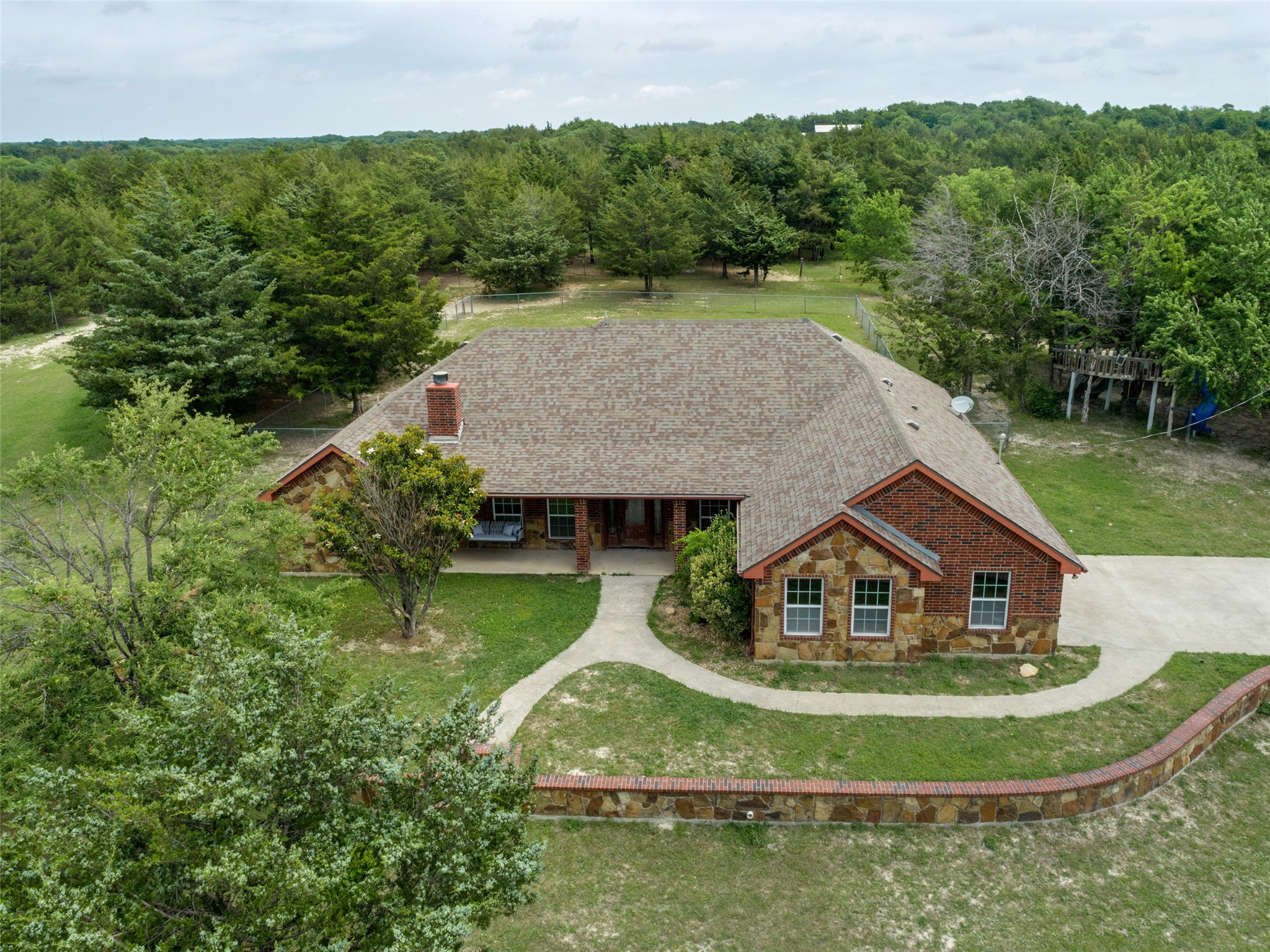 171 Chestnut Road Whitewright TX 75491