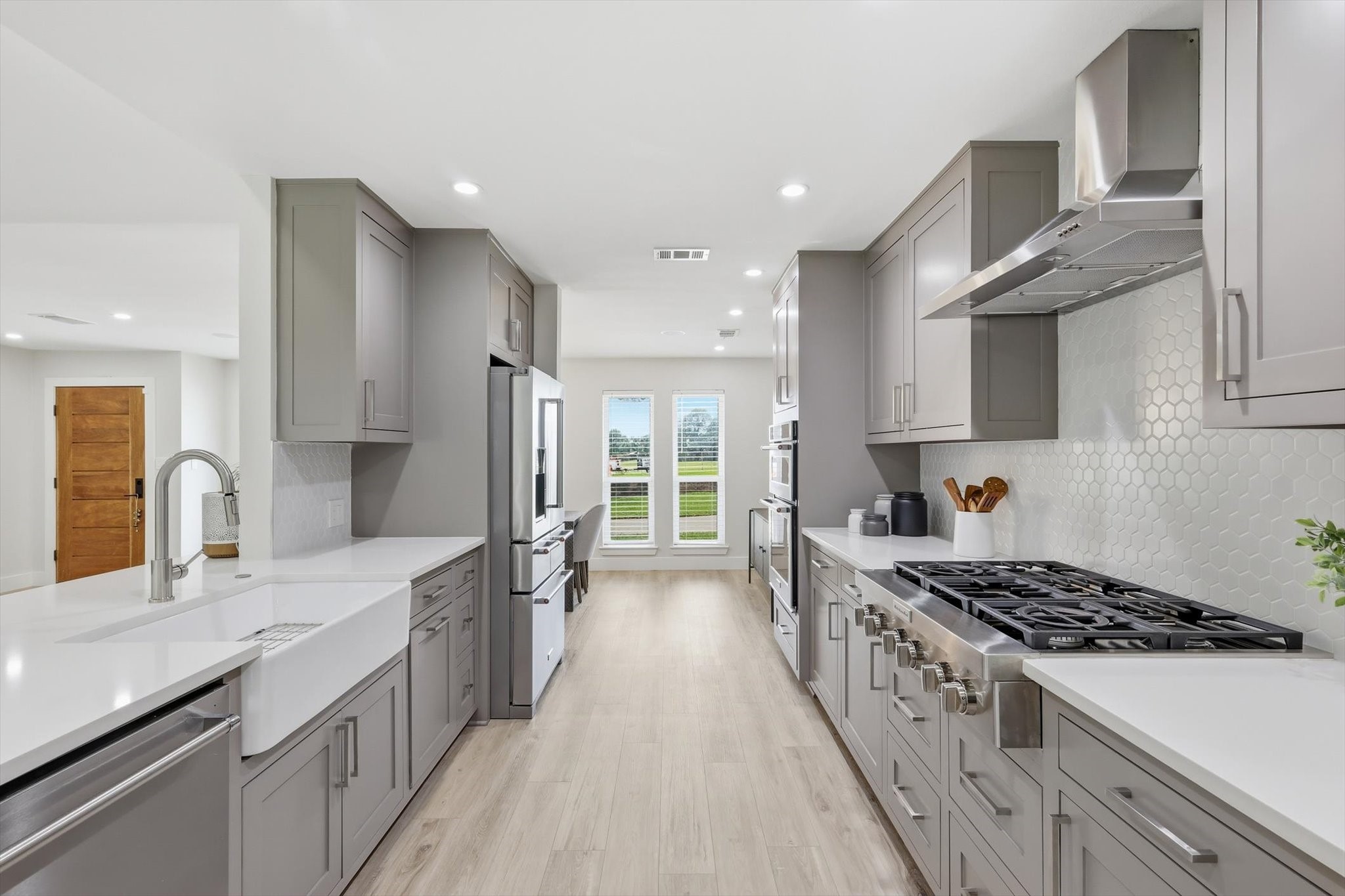 1909 W Red Bird Lane Dallas TX 75232
