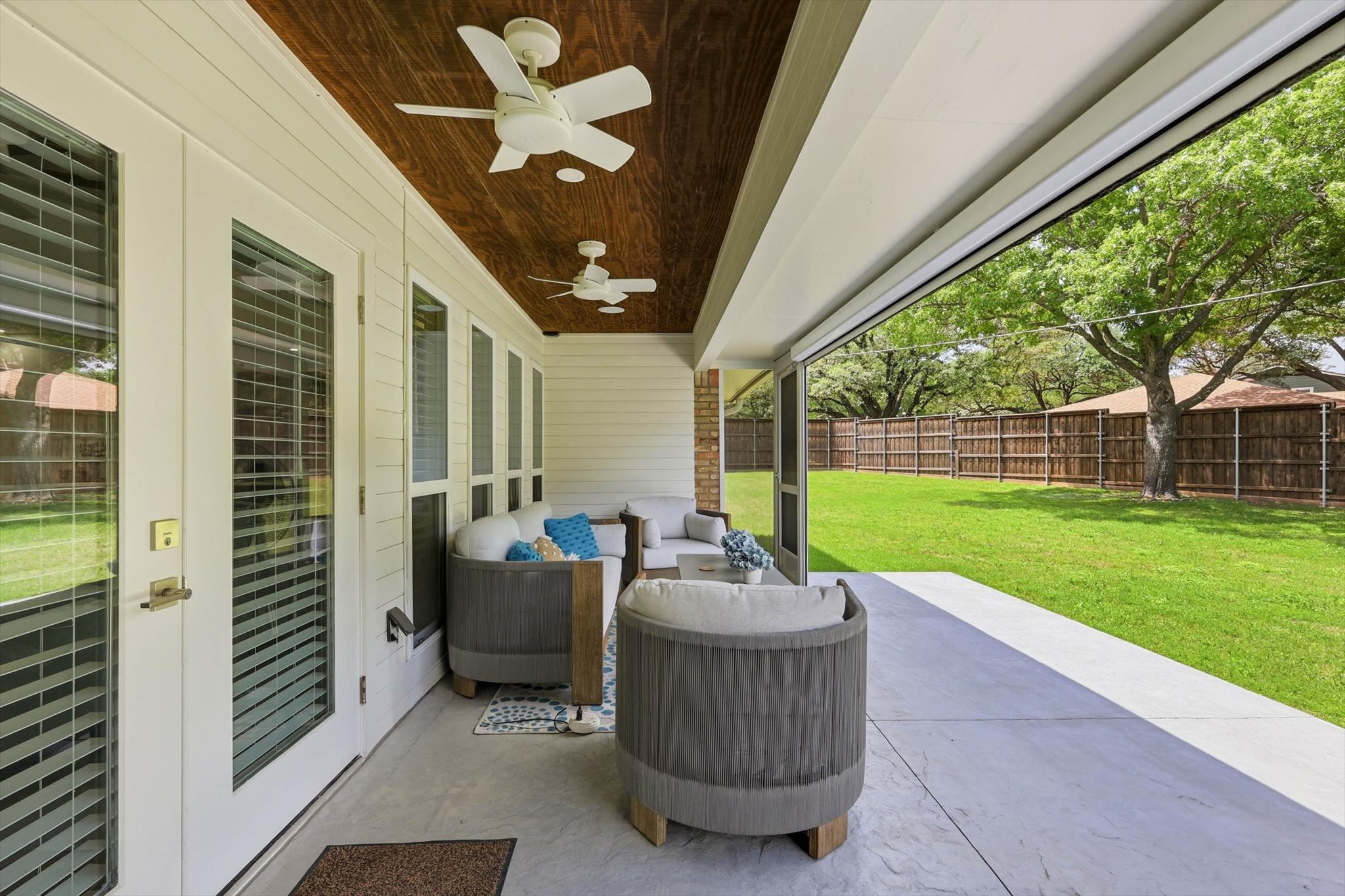1909 W Red Bird Lane Dallas TX 75232