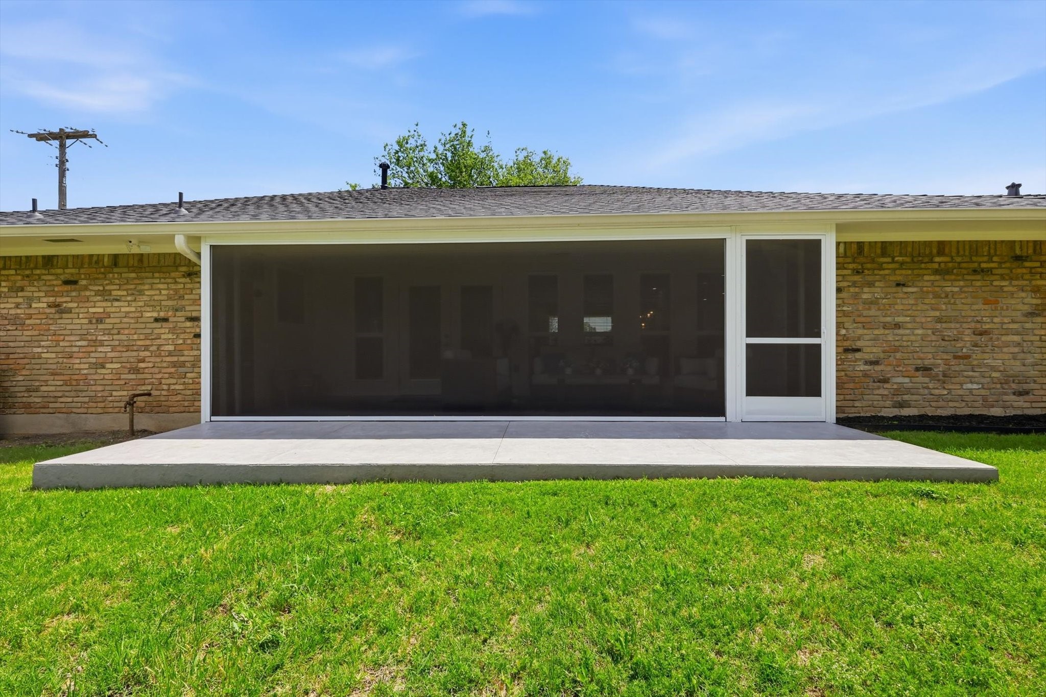 1909 W Red Bird Lane Dallas TX 75232