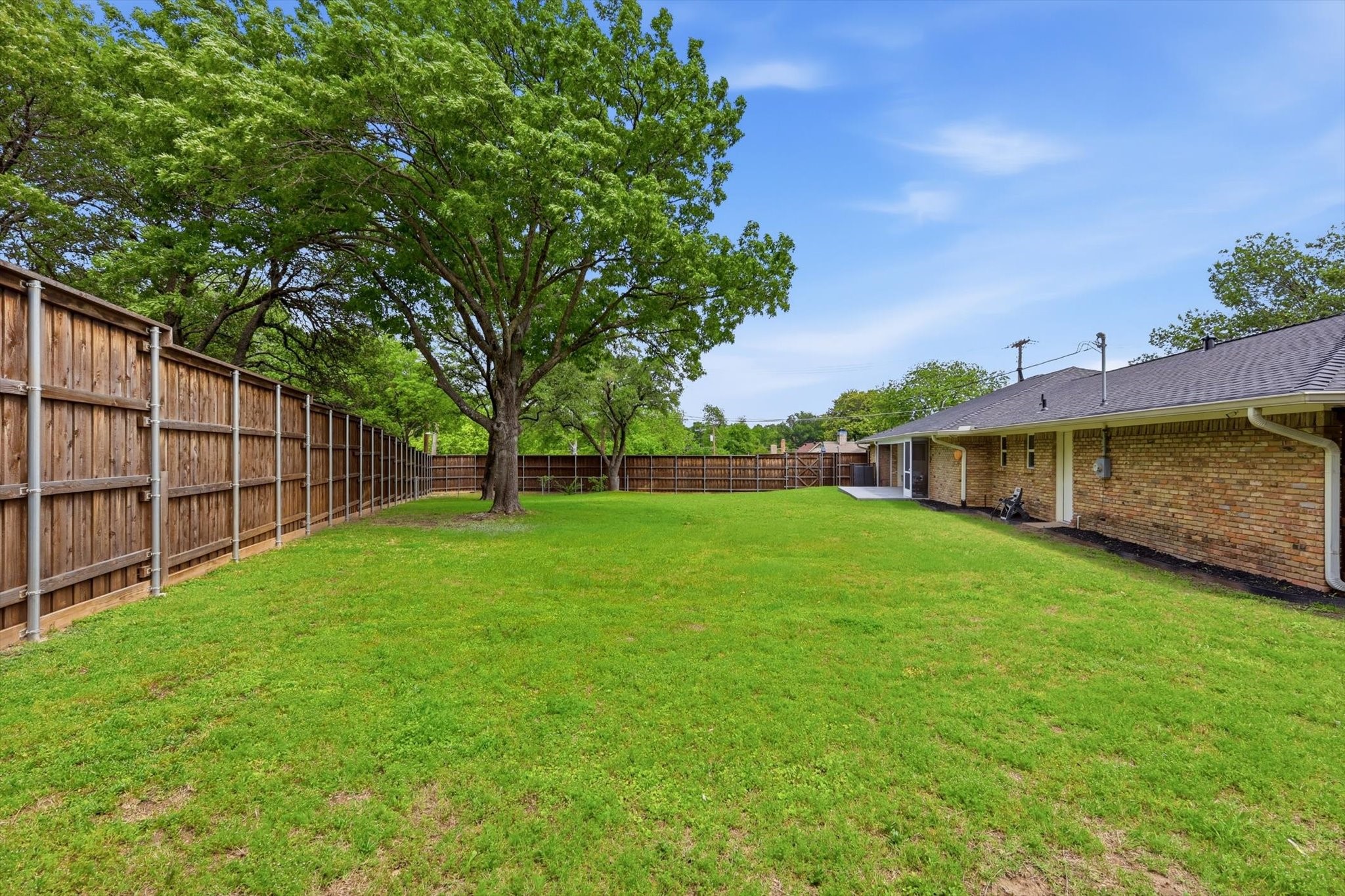 1909 W Red Bird Lane Dallas TX 75232
