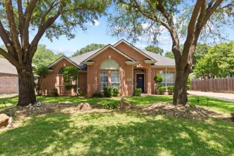 1117 Glen Oak Drive Burleson TX 76028