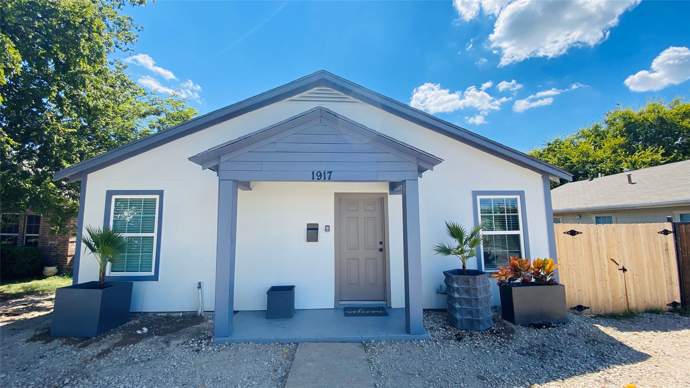 1917 Galveston Street Grand Prairie TX 75051