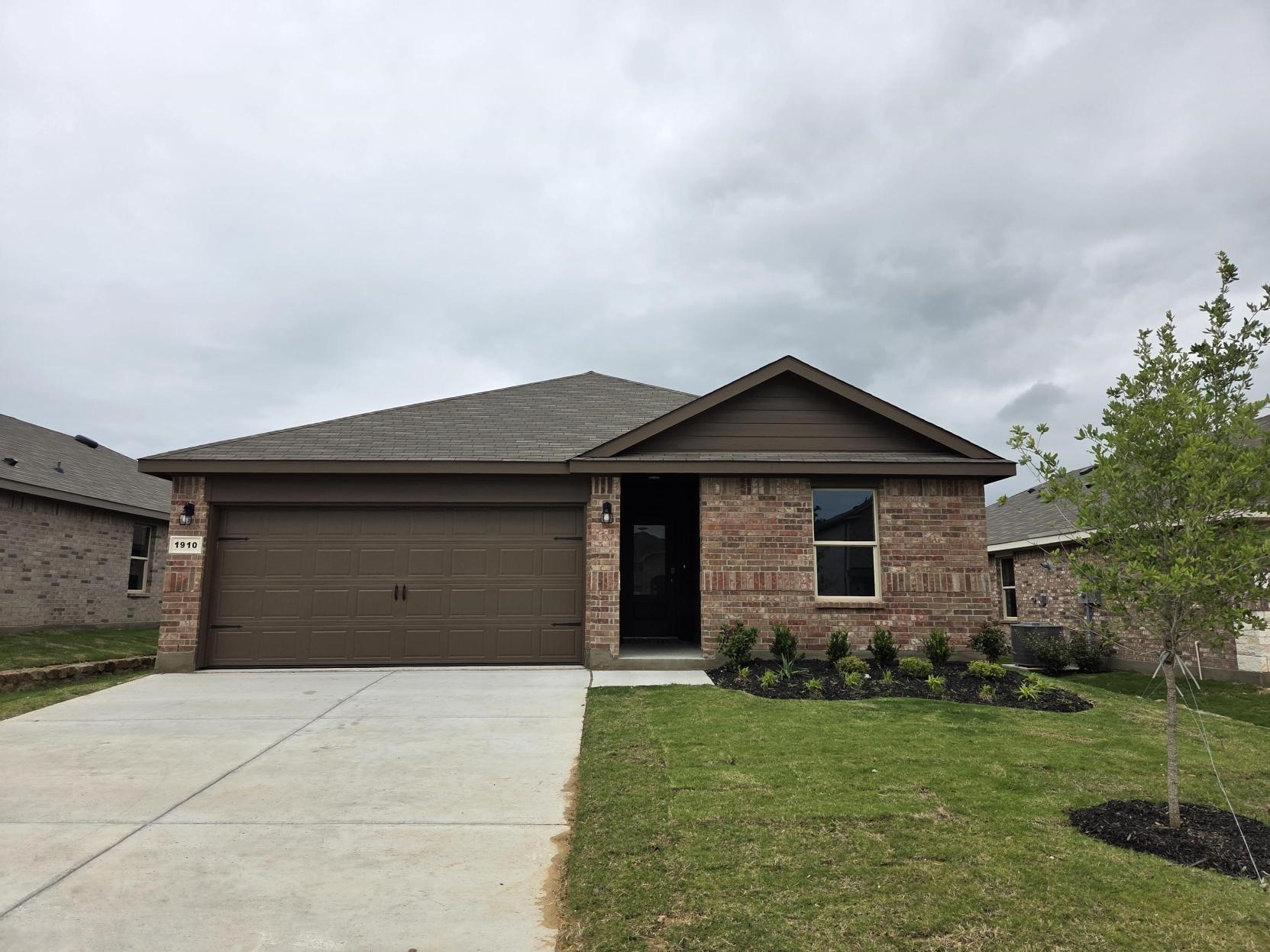 1910 Cherokee Lane Cleburne TX 76033