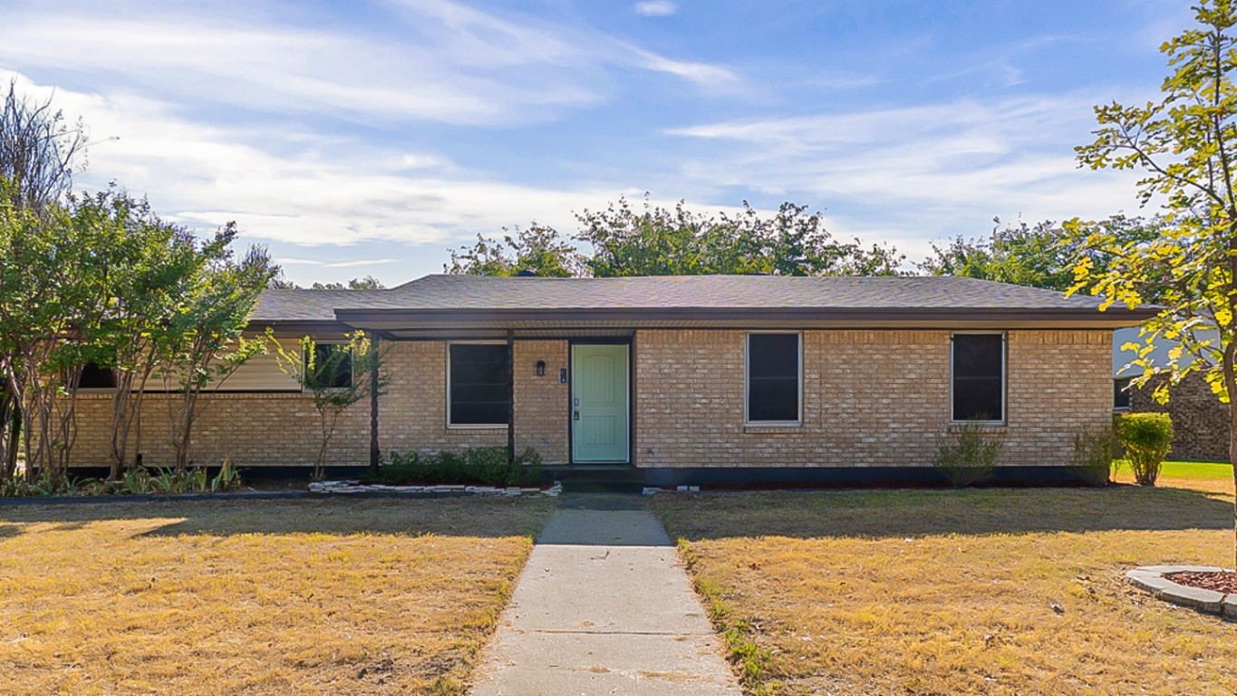110 N Valley Street Red Oak TX 75154
