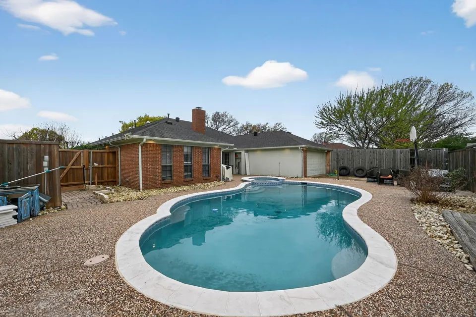 2307 Honeysuckle Drive Richardson TX 75082