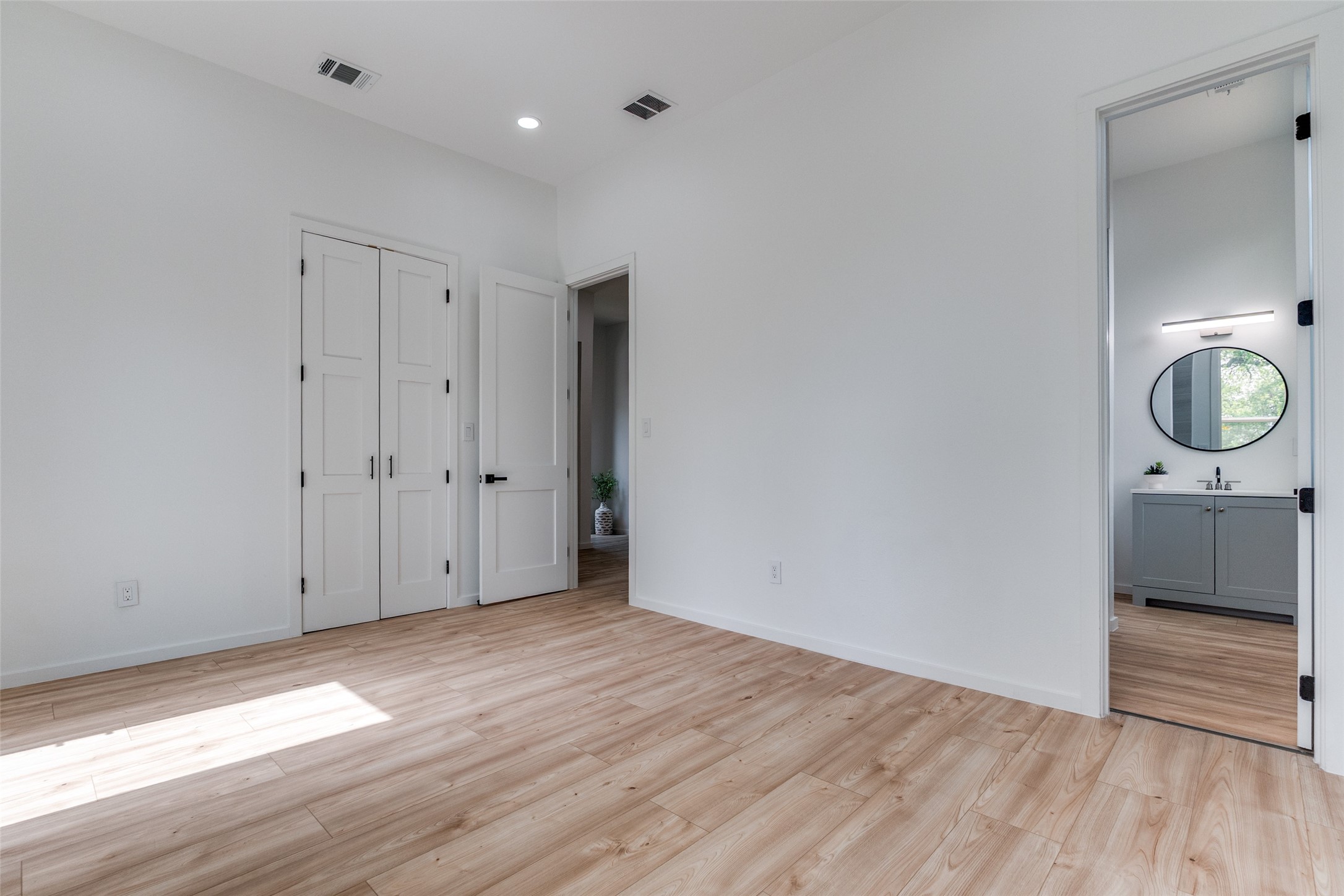 3608 Metropolitan Avenue Dallas TX 75210