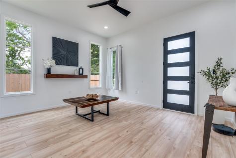 3608 Metropolitan Avenue Dallas TX 75210