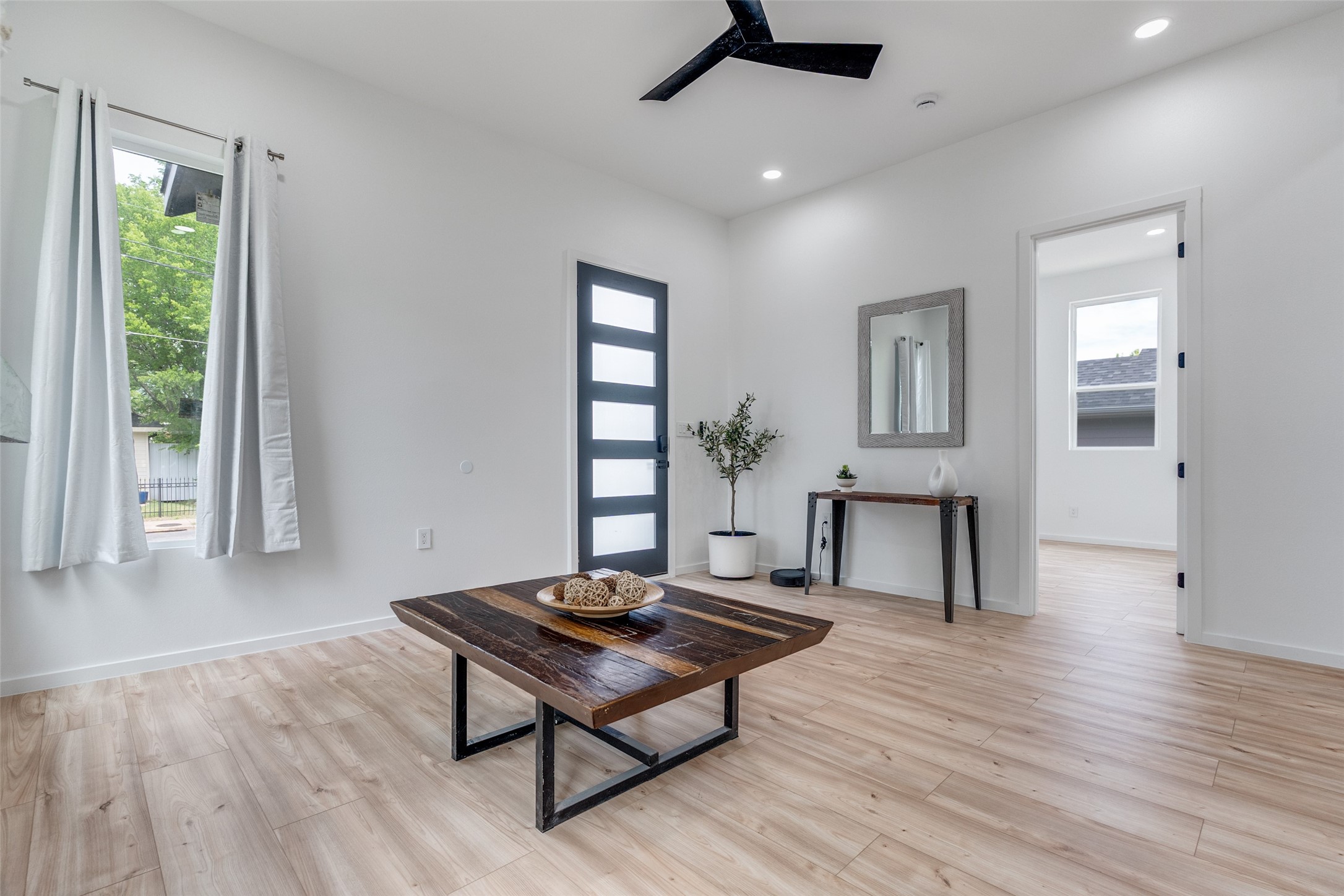 3608 Metropolitan Avenue Dallas TX 75210