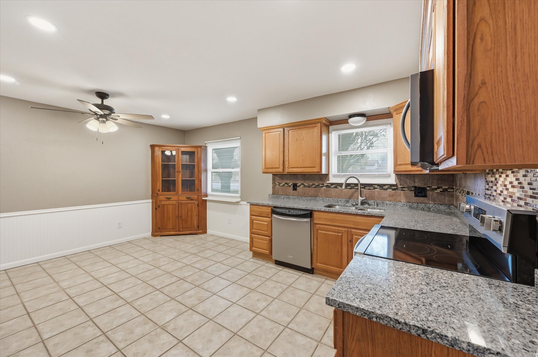 100 Faircrest Drive Desoto TX 75115