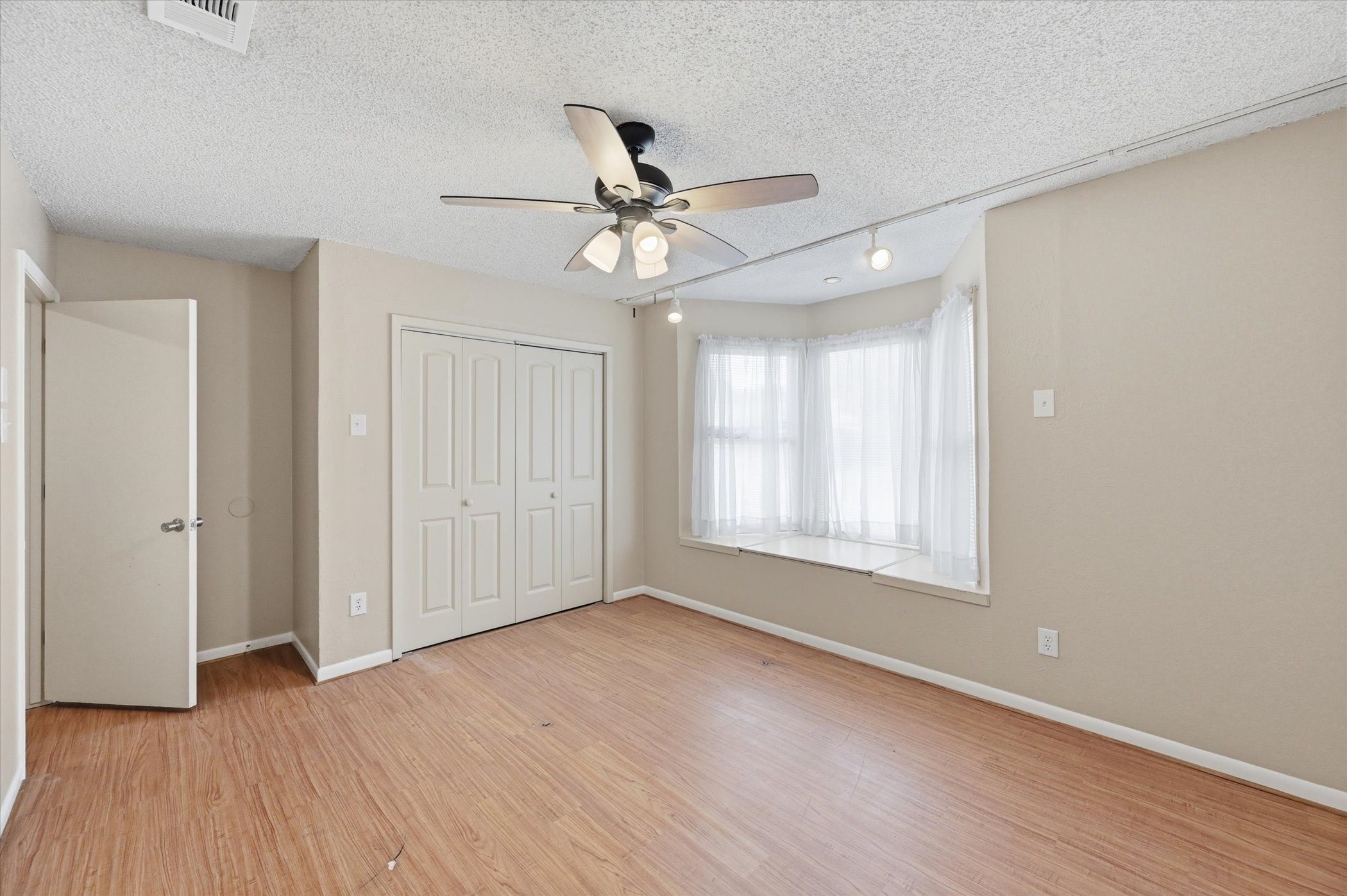 100 Faircrest Drive Desoto TX 75115