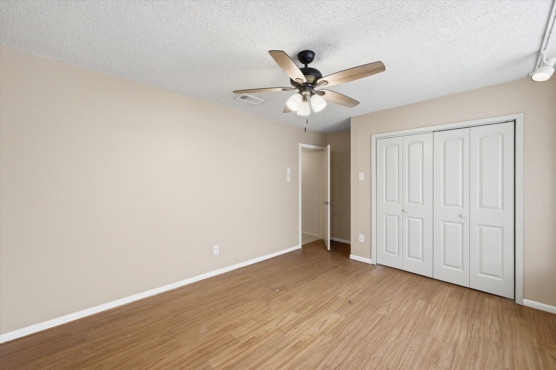 100 Faircrest Drive Desoto TX 75115