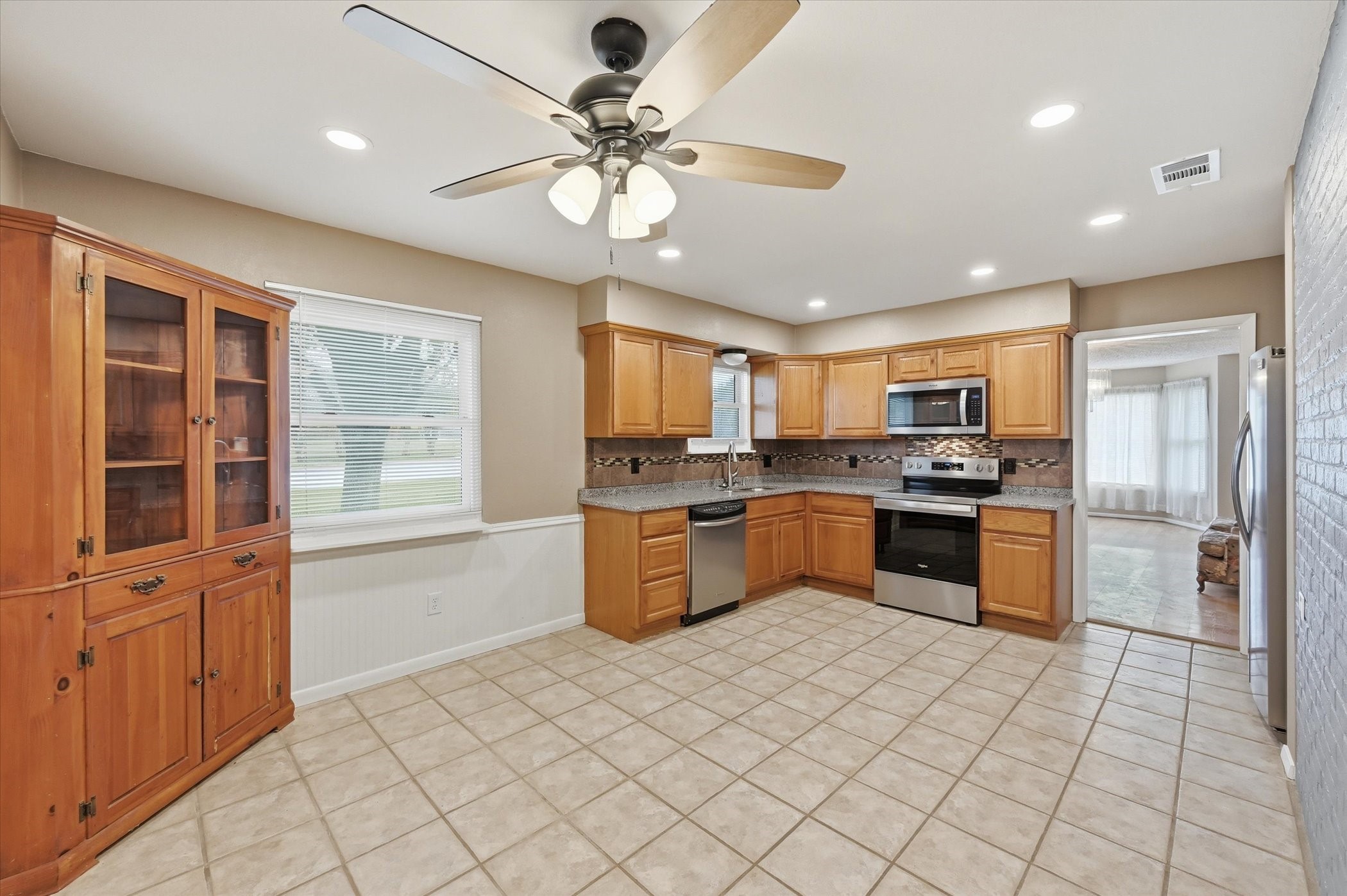 100 Faircrest Drive Desoto TX 75115