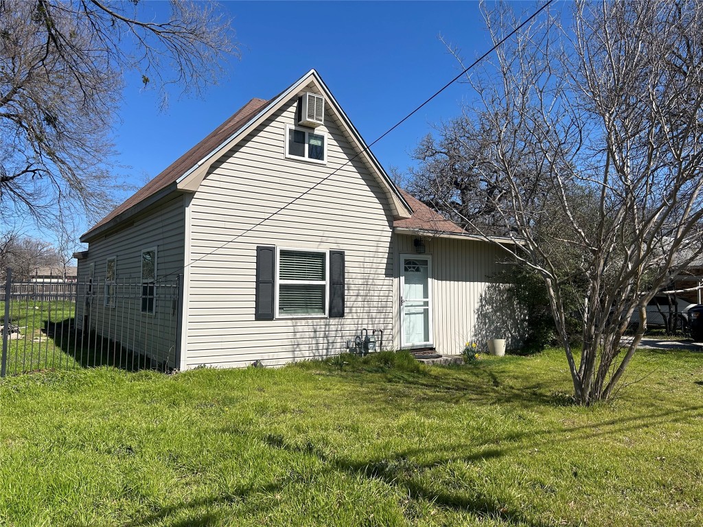 1703 Cates Street Bridgeport TX 76426