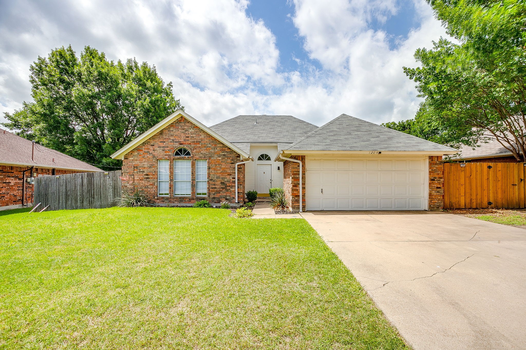 1204 Dogwood Drive Benbrook TX 76126