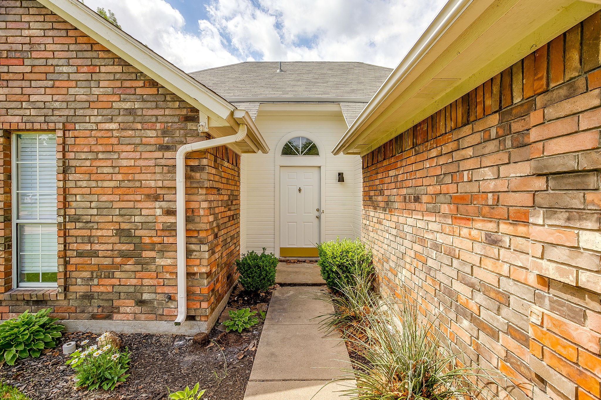 1204 Dogwood Drive Benbrook TX 76126