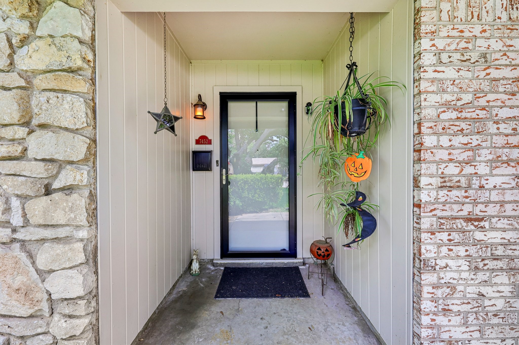 7452 Meadowcrest Drive Fort Worth TX 76112