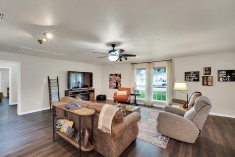 502 Main Street Maypearl TX 76064