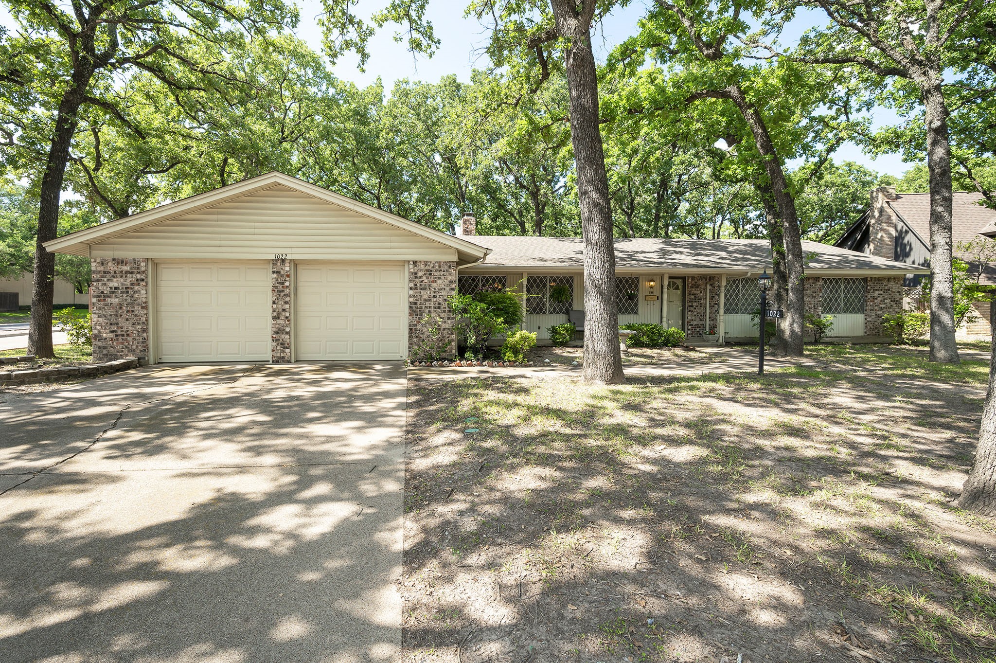 1022 Glencrest Court Irving TX 75061