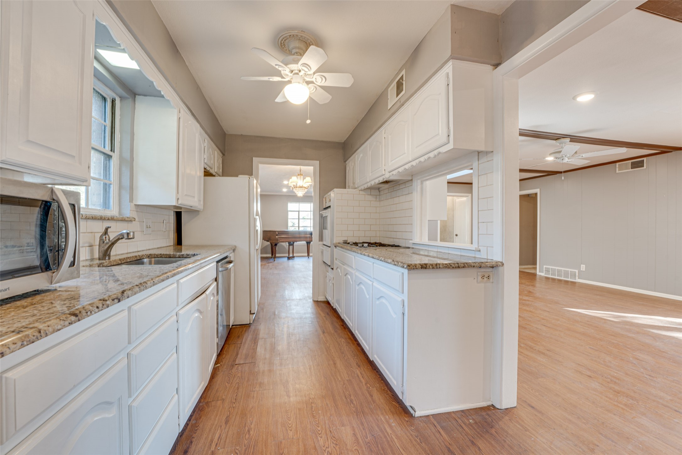 2601 S Glenbrook Drive Garland TX 75041