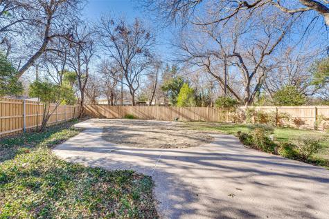 2601 S Glenbrook Drive Garland TX 75041