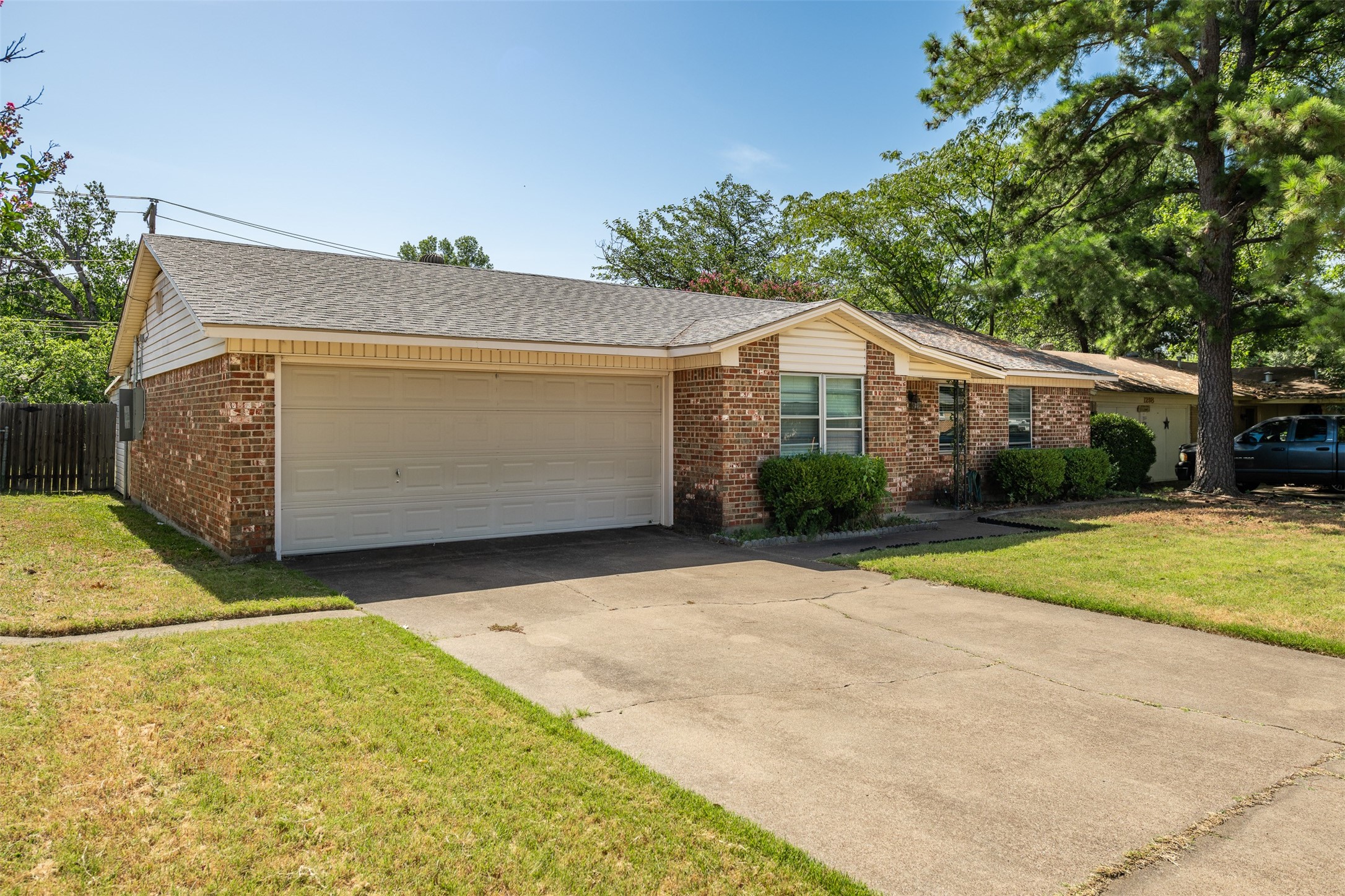 1212 Norwood Drive Hurst TX 76053