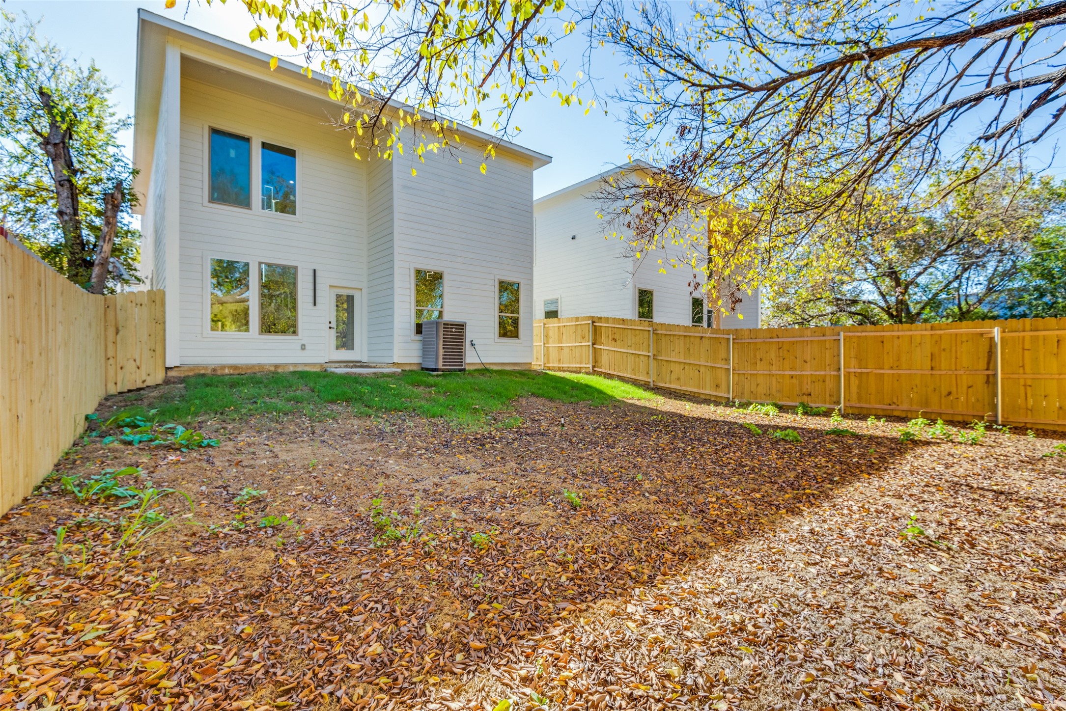 1307 Valley Street Dallas TX 75203