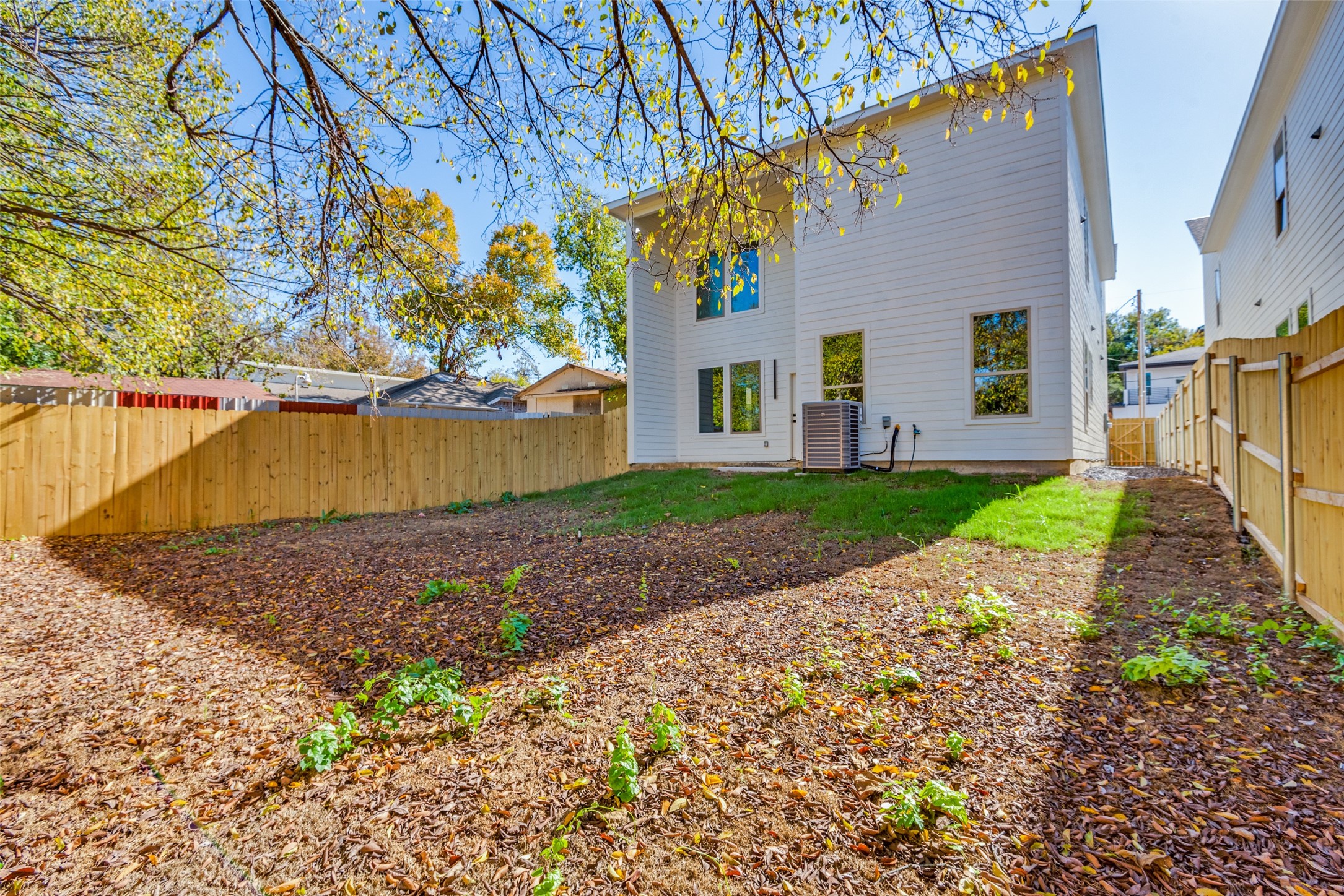 1307 Valley Street Dallas TX 75203