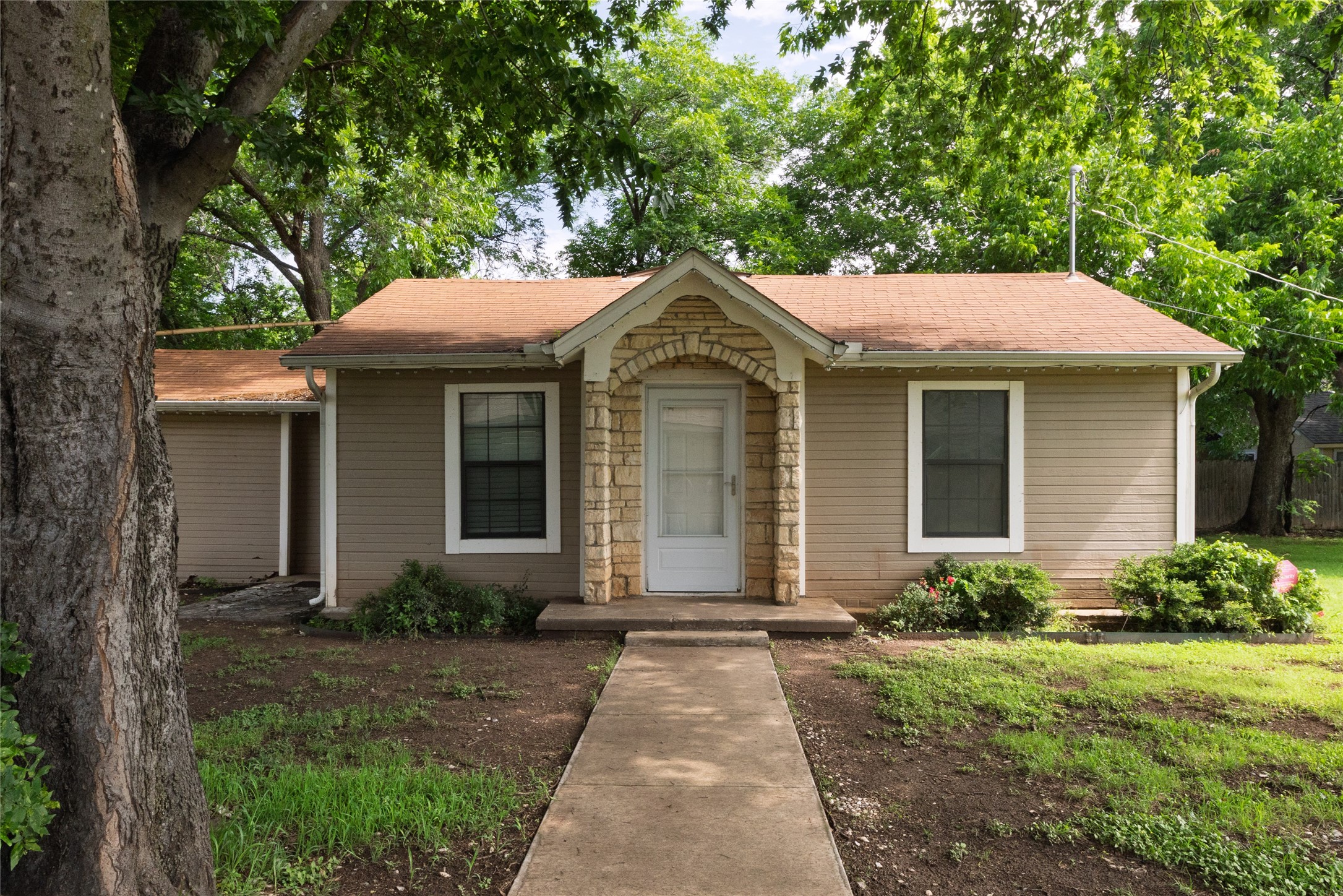 313 N Roe Street White Settlement TX 76108
