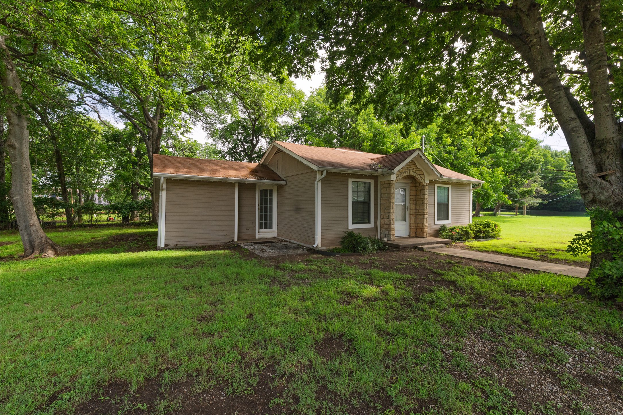 313 N Roe Street White Settlement TX 76108