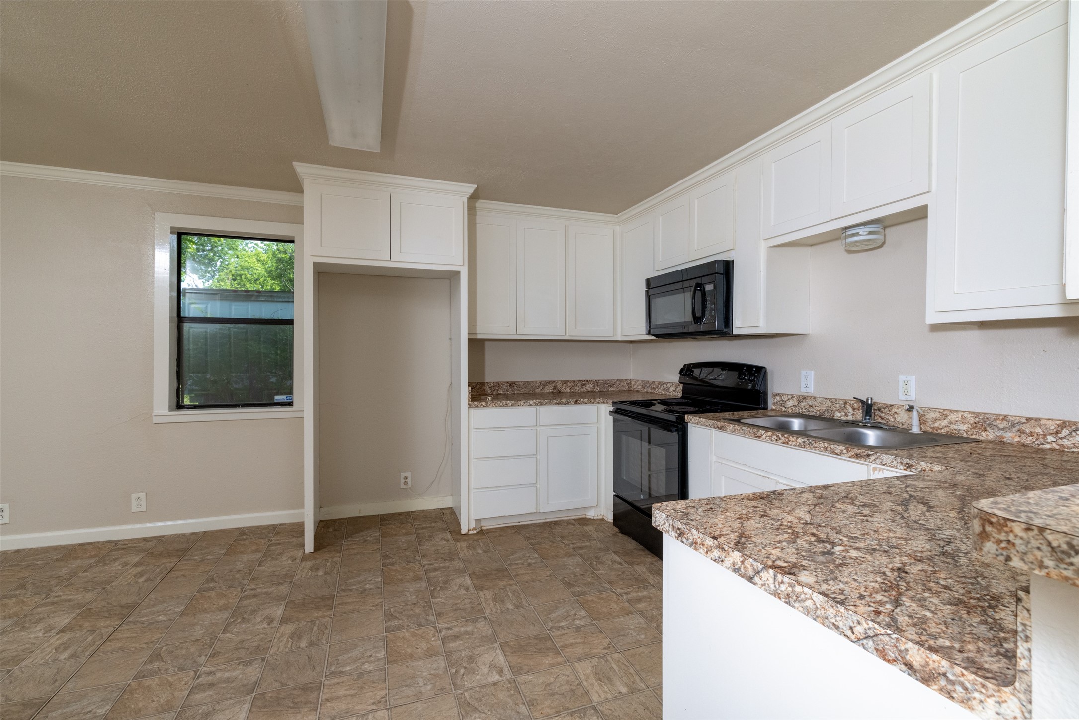 313 N Roe Street White Settlement TX 76108