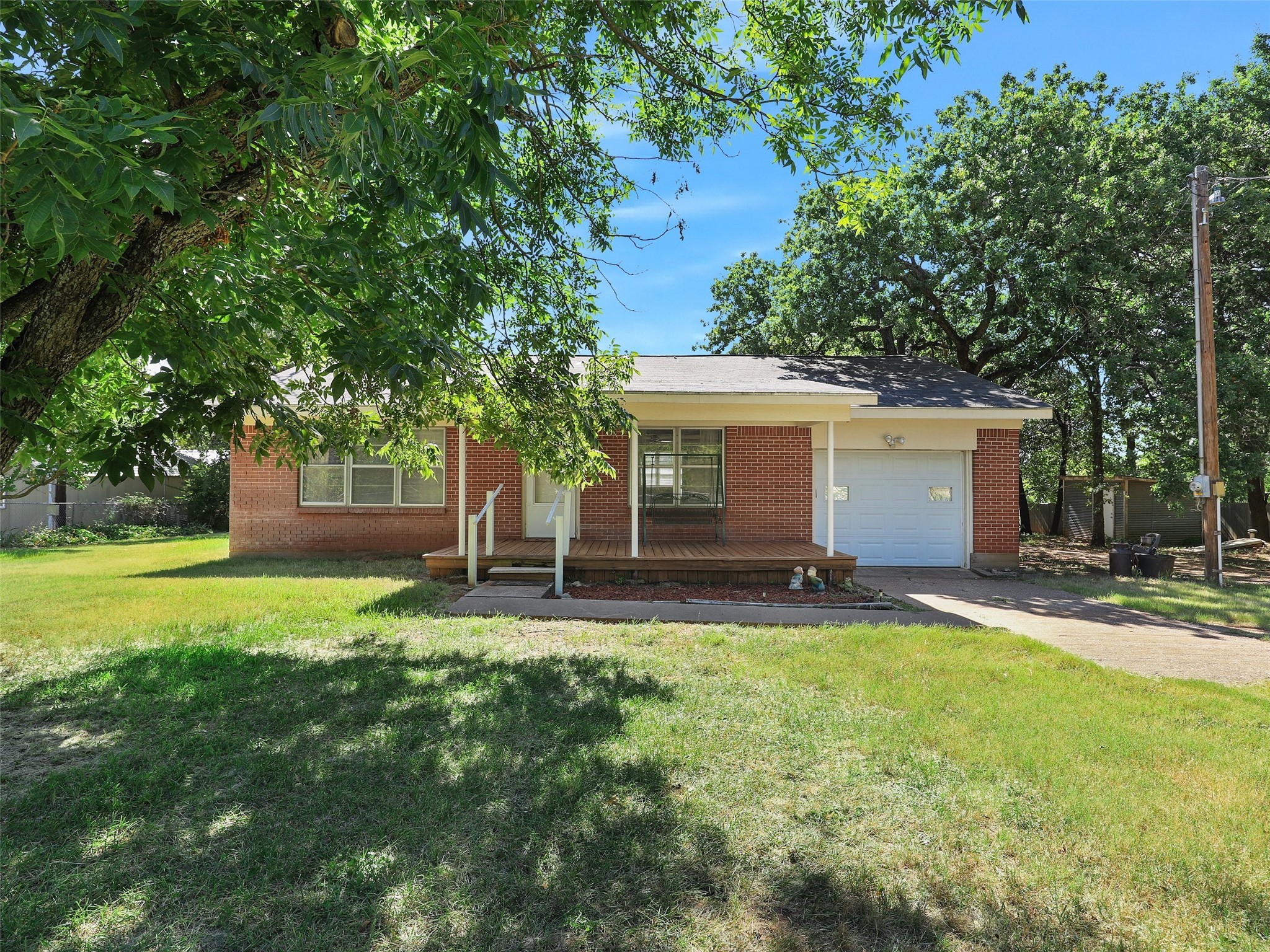 404 Selma Road Bowie TX 76230