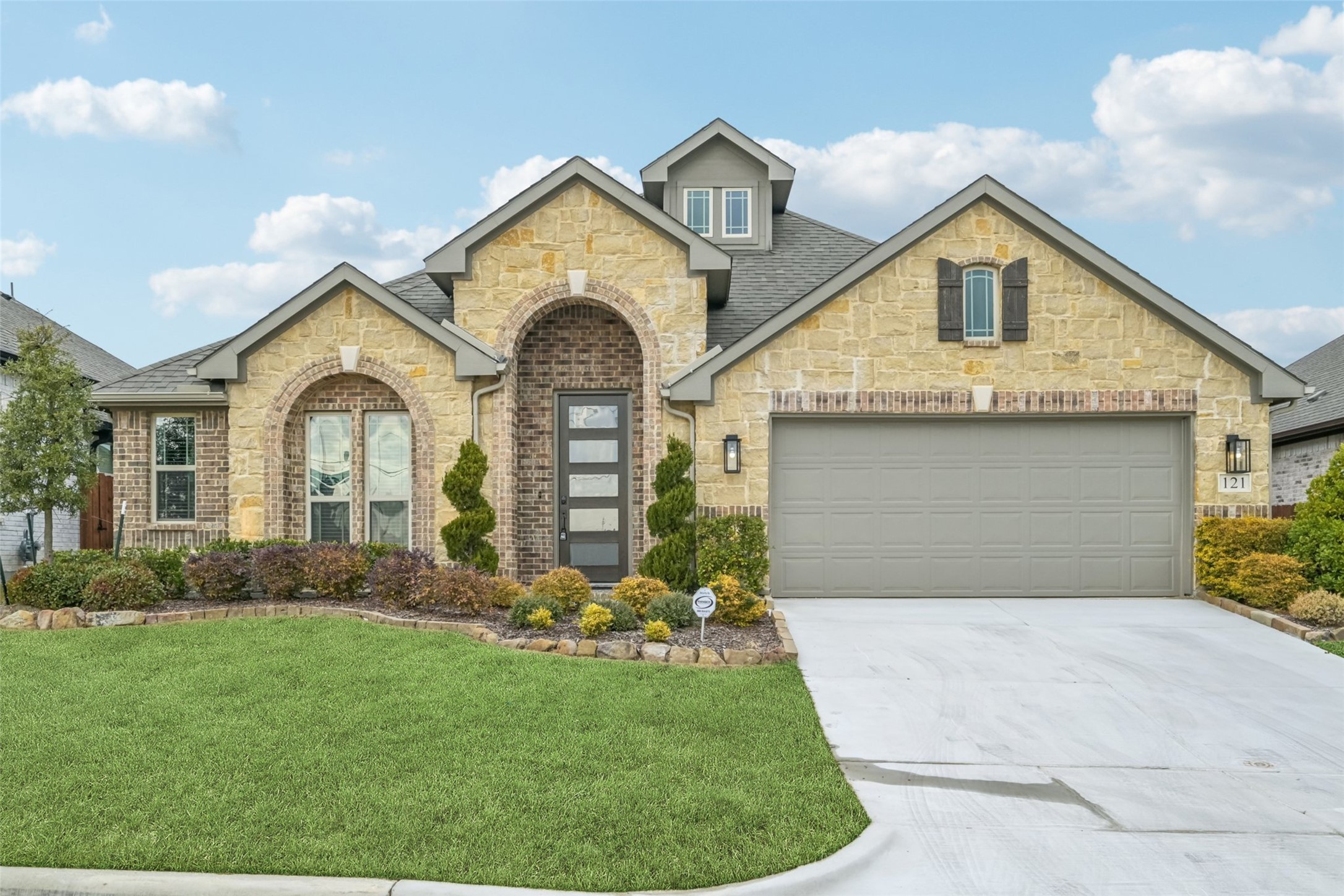 121 Emperor Oak Court Balch Springs TX 75181