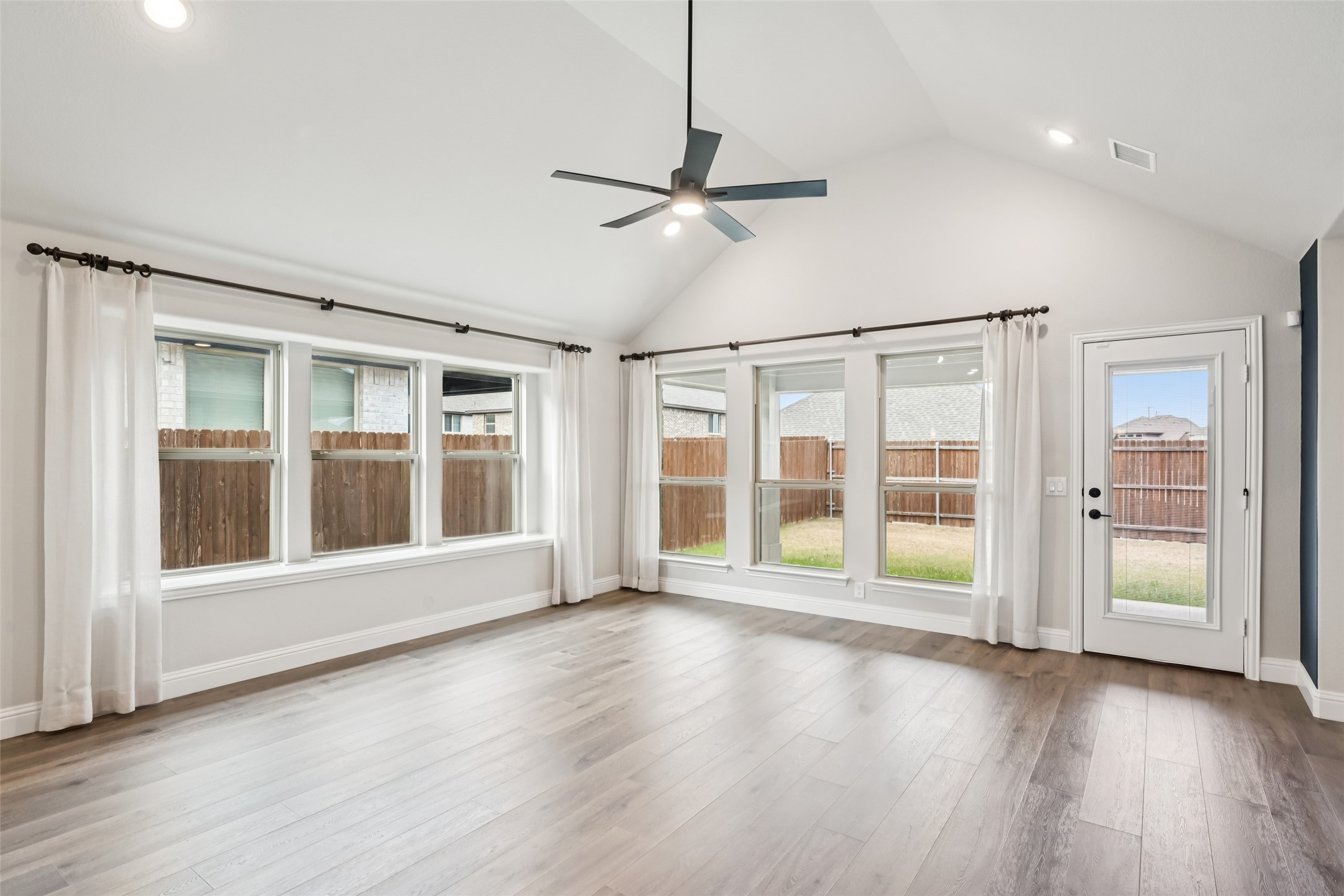 121 Emperor Oak Court Balch Springs TX 75181