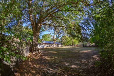 630 Faucett Street Blossom TX 75416