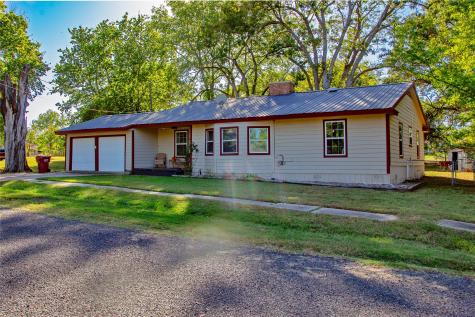 630 Faucett Street Blossom TX 75416