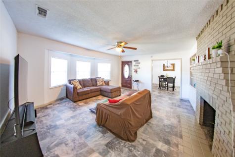 630 Faucett Street Blossom TX 75416