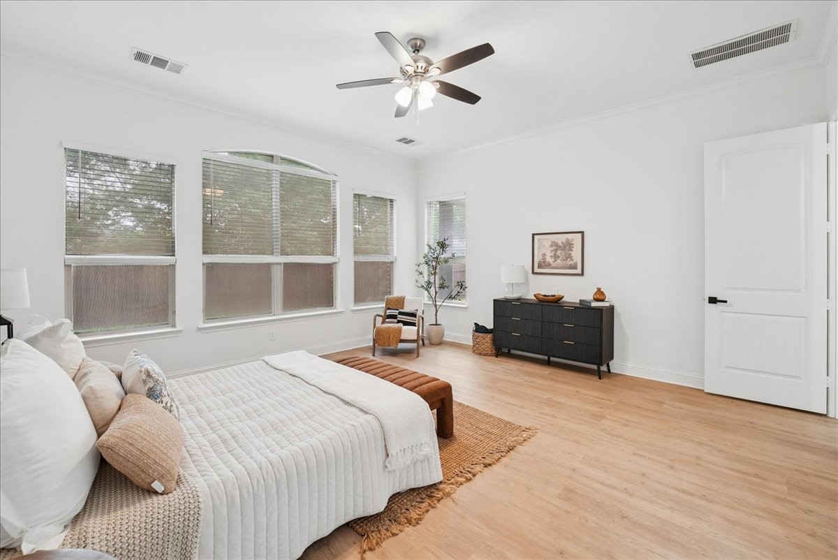 2407 Laguna Lane Arlington TX 76012