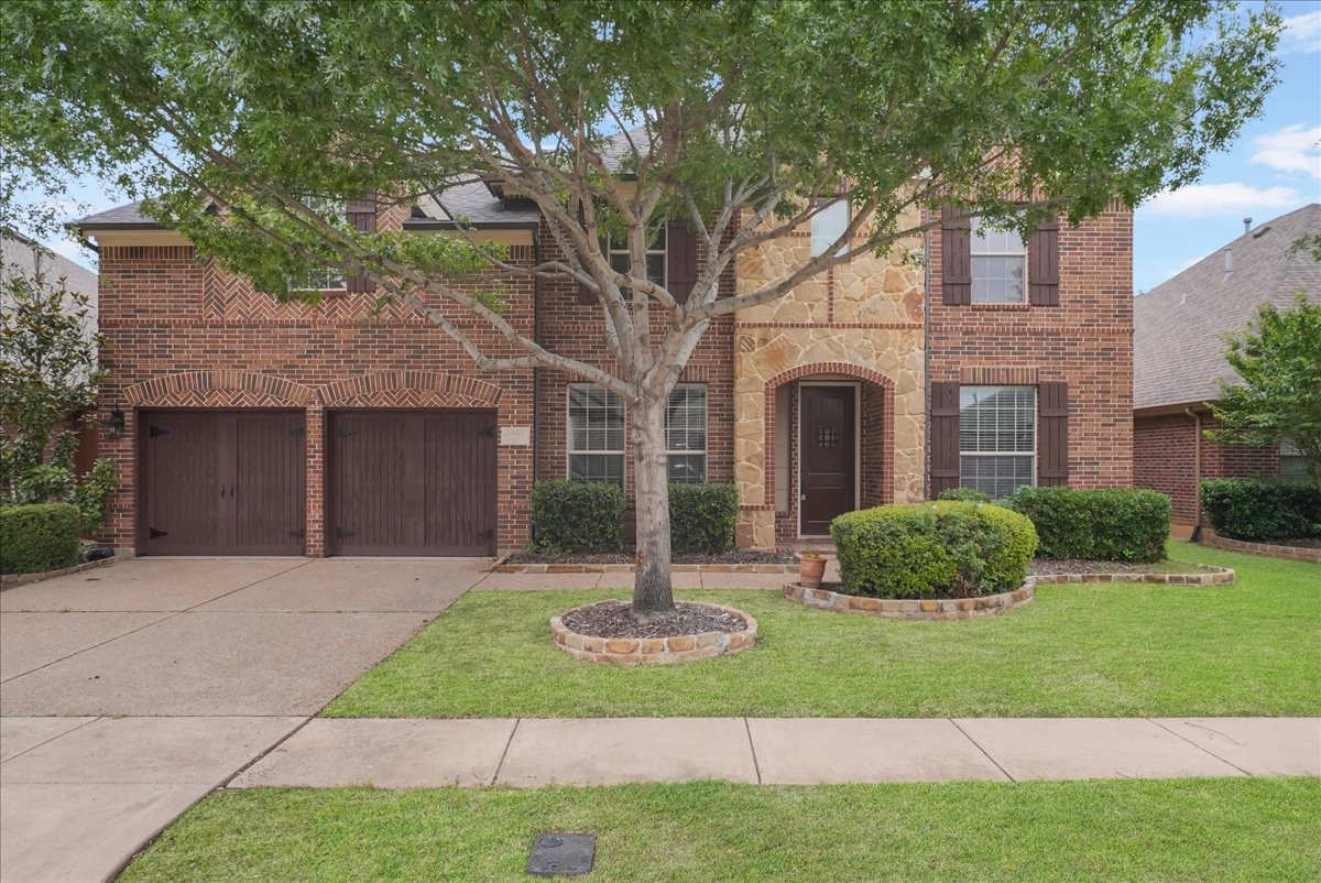 2407 Laguna Lane Arlington TX 76012