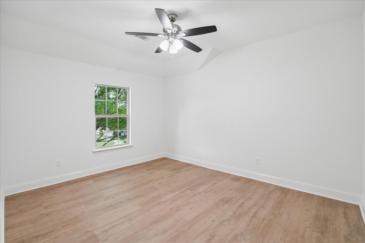 2407 Laguna Lane Arlington TX 76012