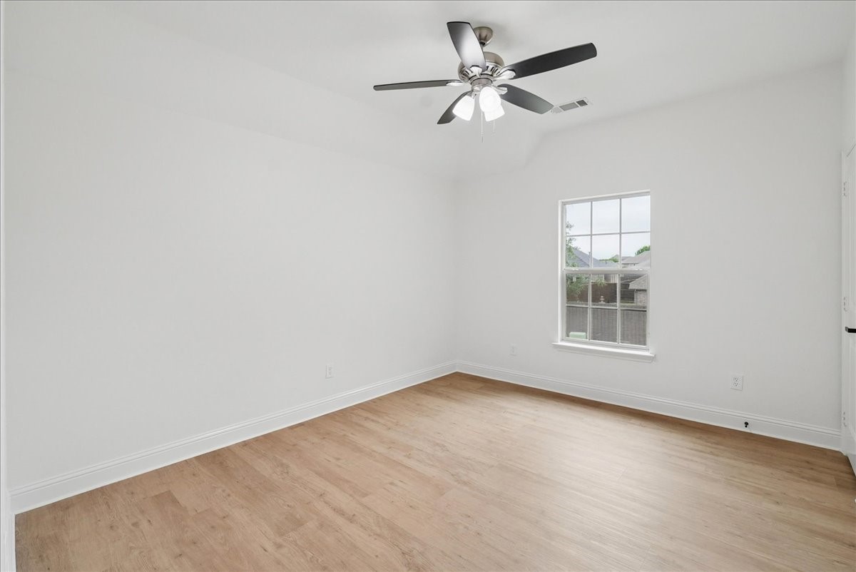 2407 Laguna Lane Arlington TX 76012