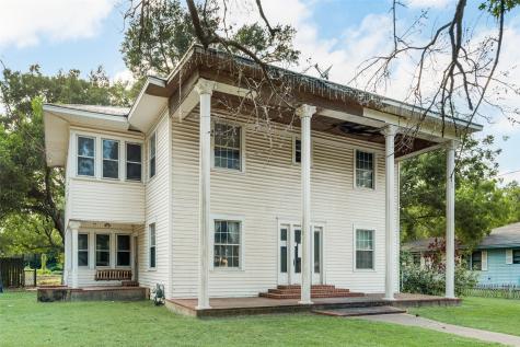 704 S Houston Street Kaufman TX 75142