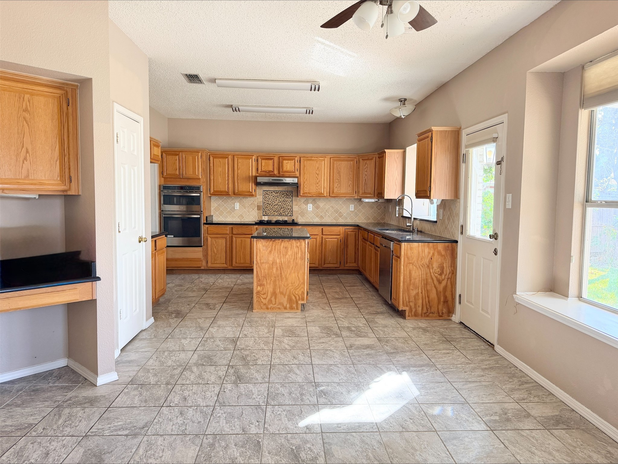 4818 Red Birch Drive Arlington TX 76018