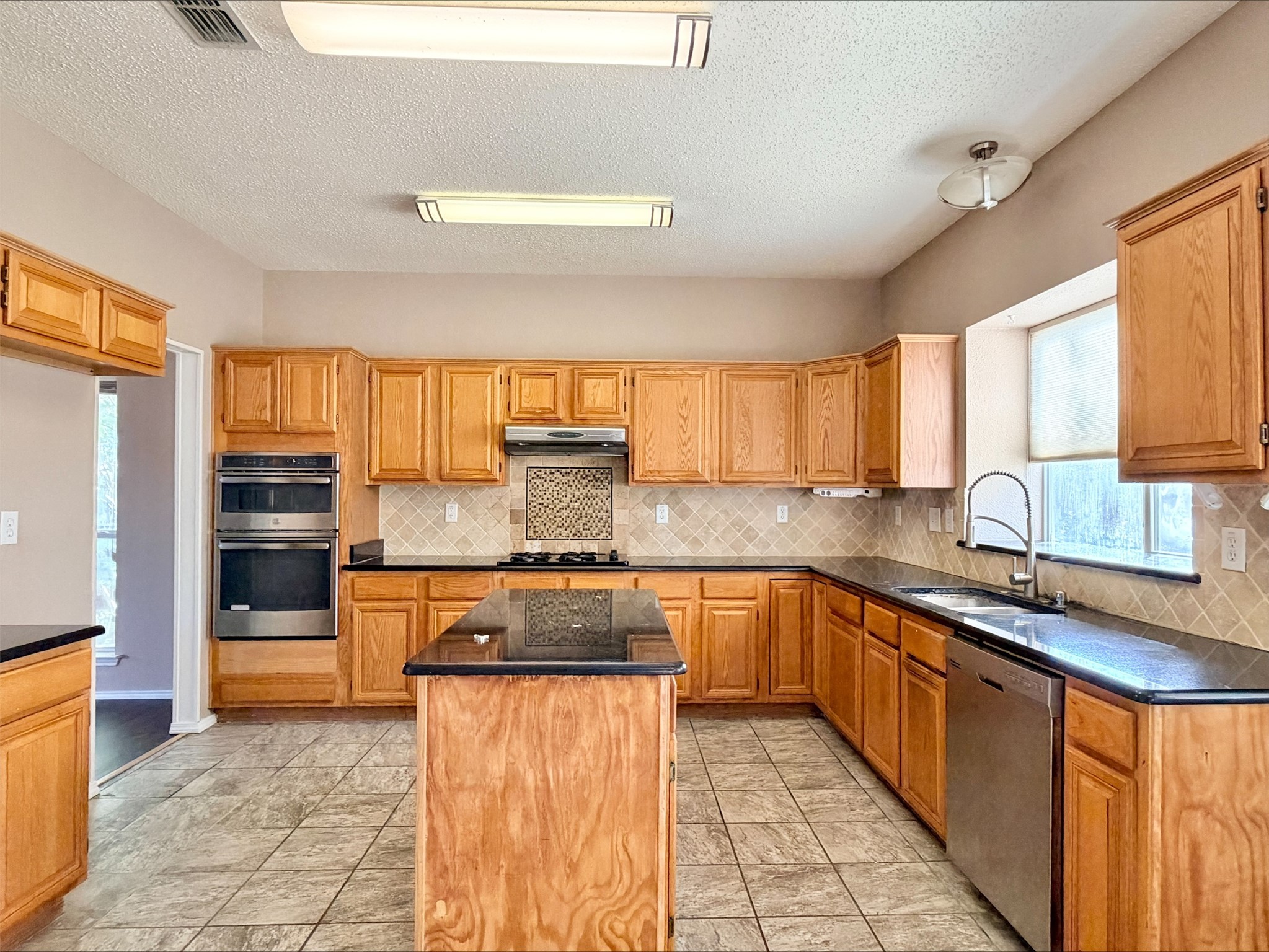 4818 Red Birch Drive Arlington TX 76018