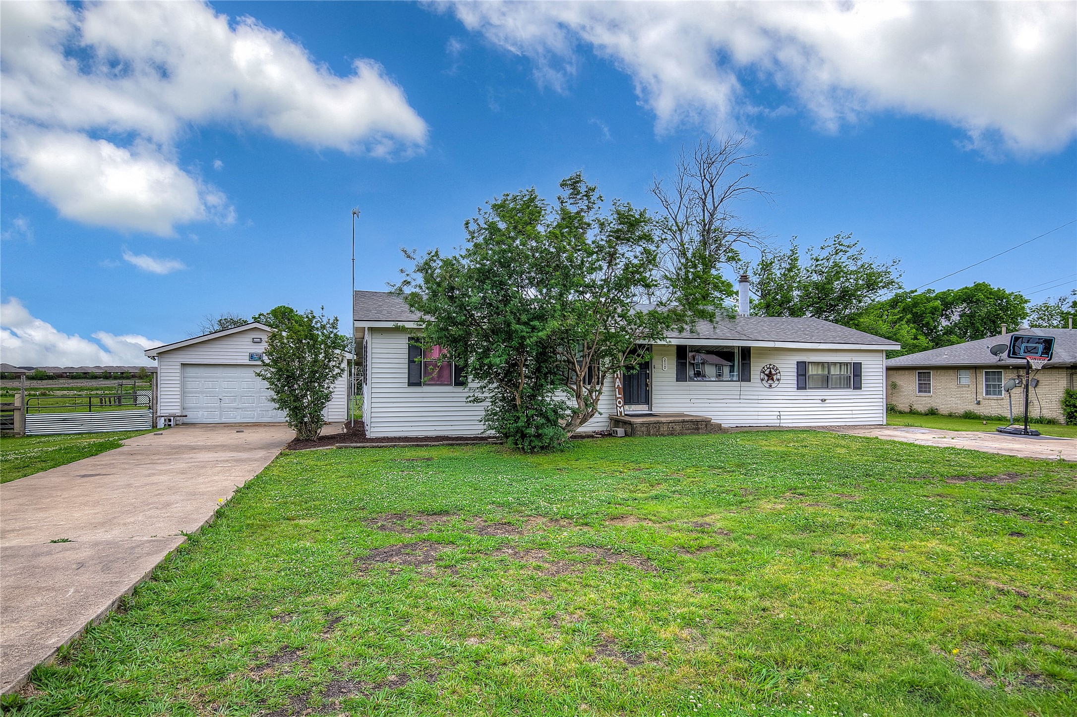 210 E Cook Street Josephine TX 75189