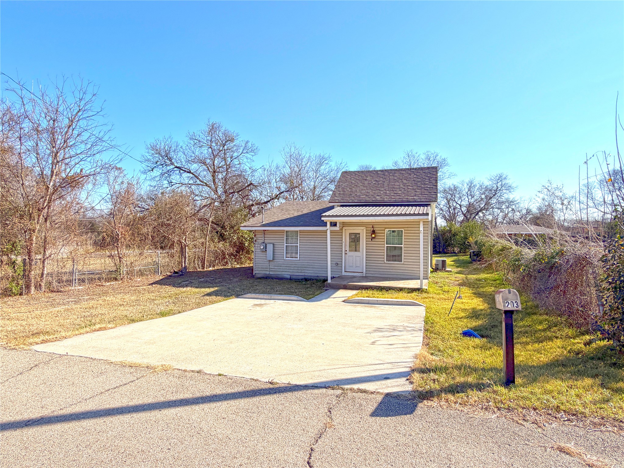 203 W Nolan Street Lorena TX 76655