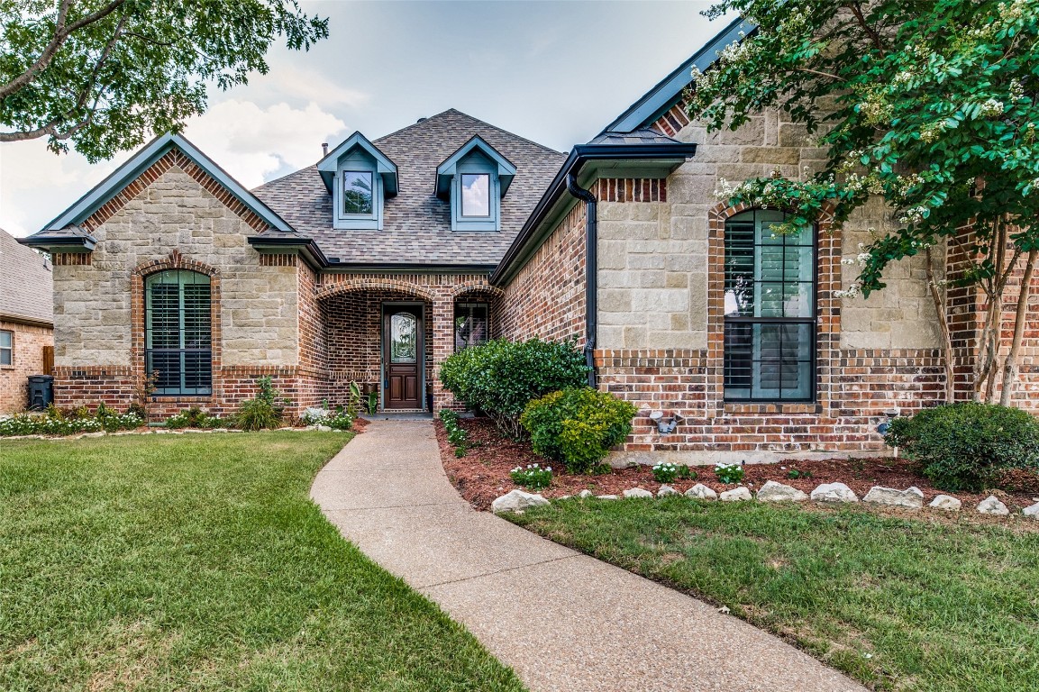 8228 Forest Glenn North Richland Hills TX 76182