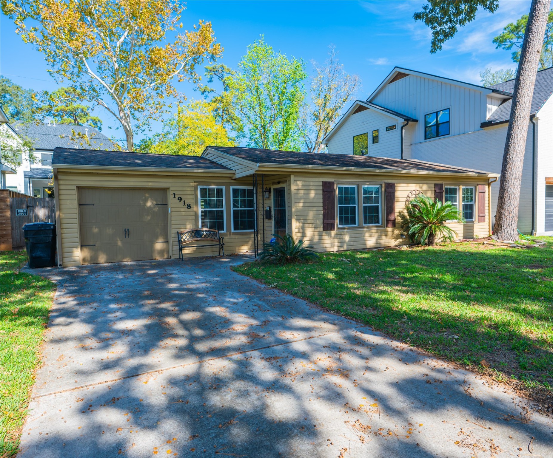 1918 Du Barry Lane Houston TX 77018