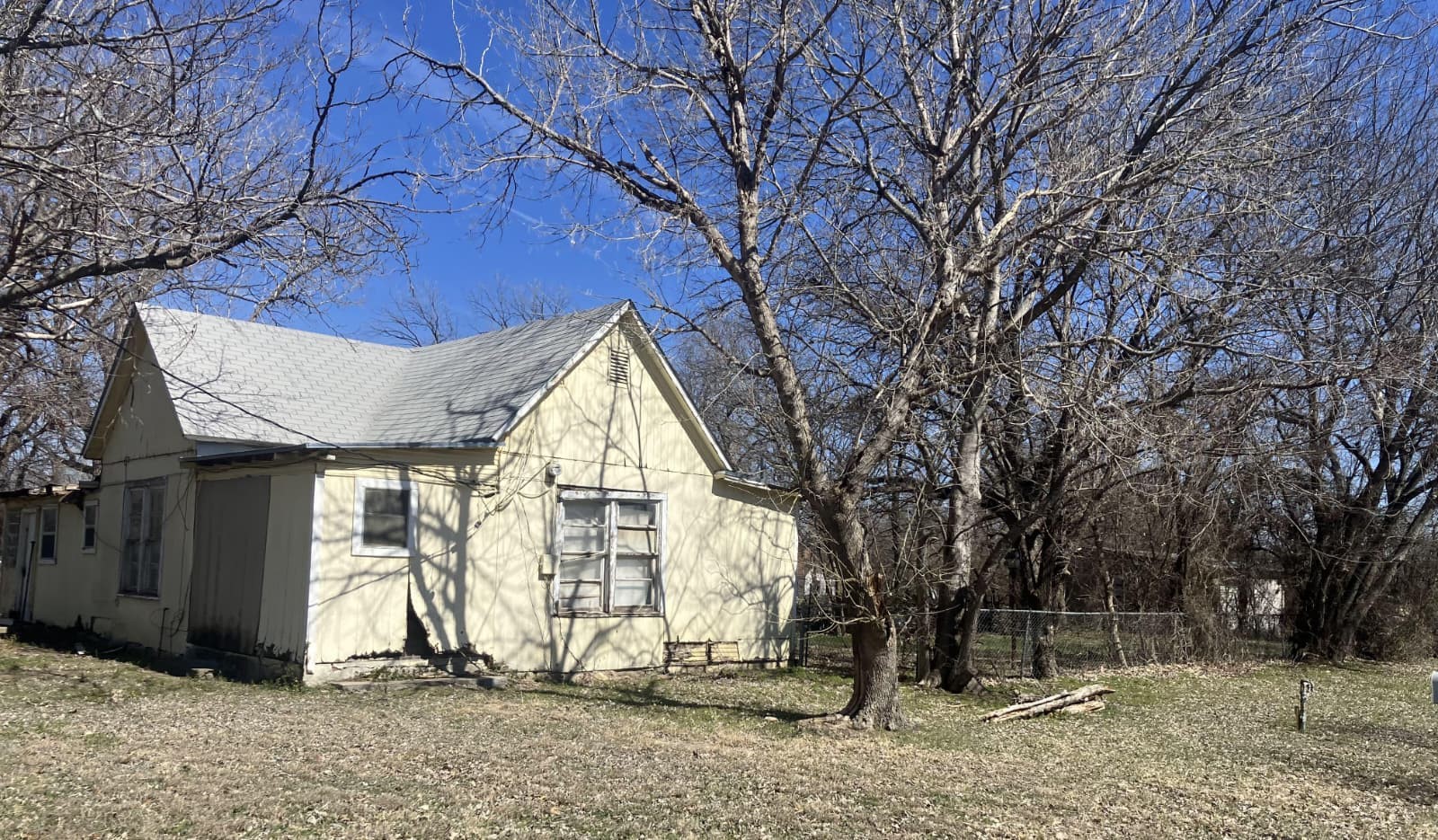 501 N Houston Street De Leon TX 76444