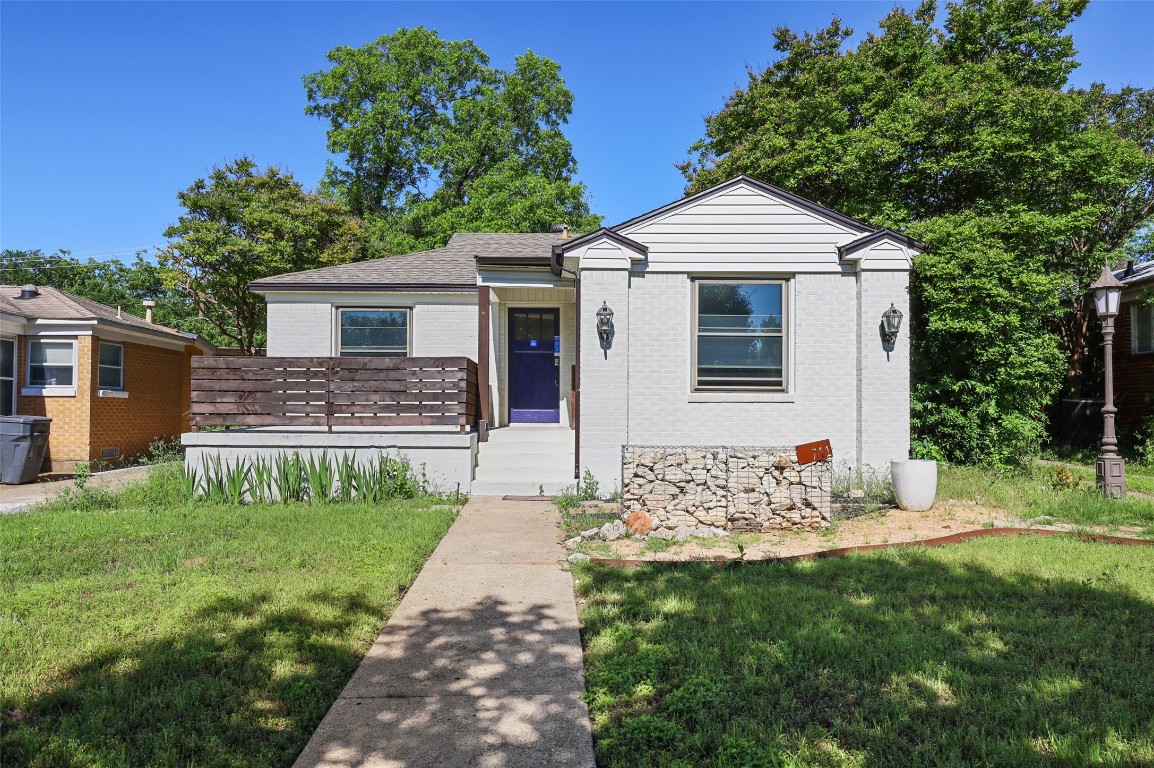 711 Cliffdale Avenue Dallas TX 75211